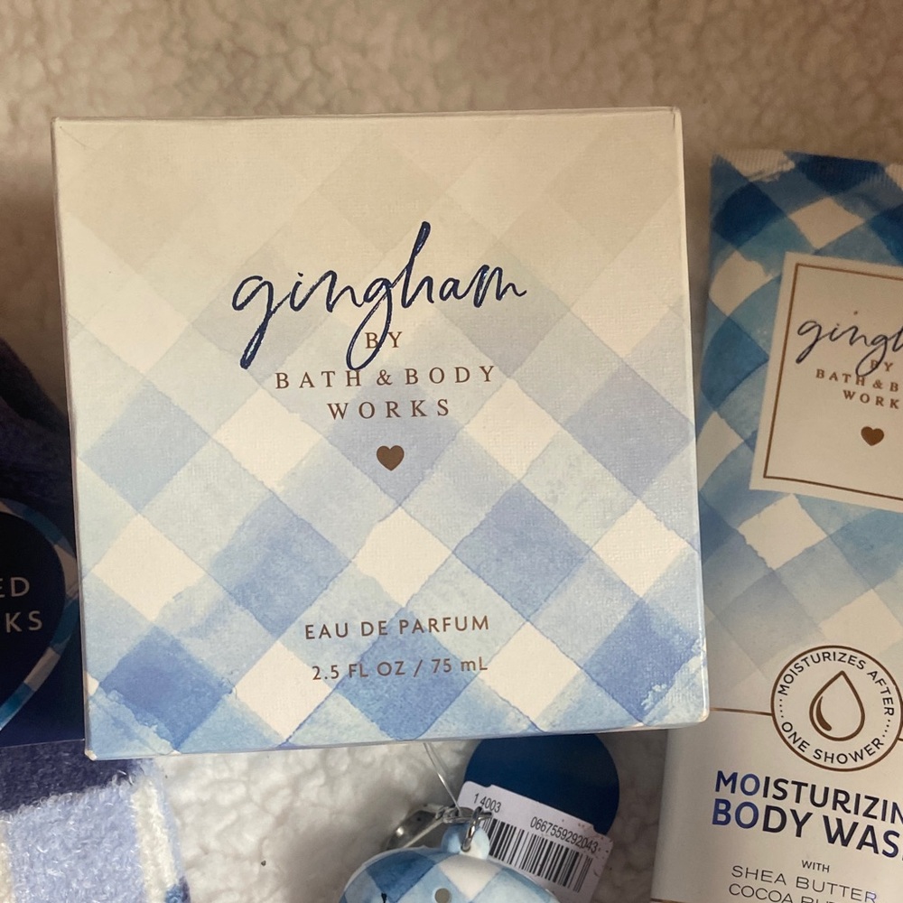 Bath & Body Works Gingham Blue and White Collection - Picture 3 of 6